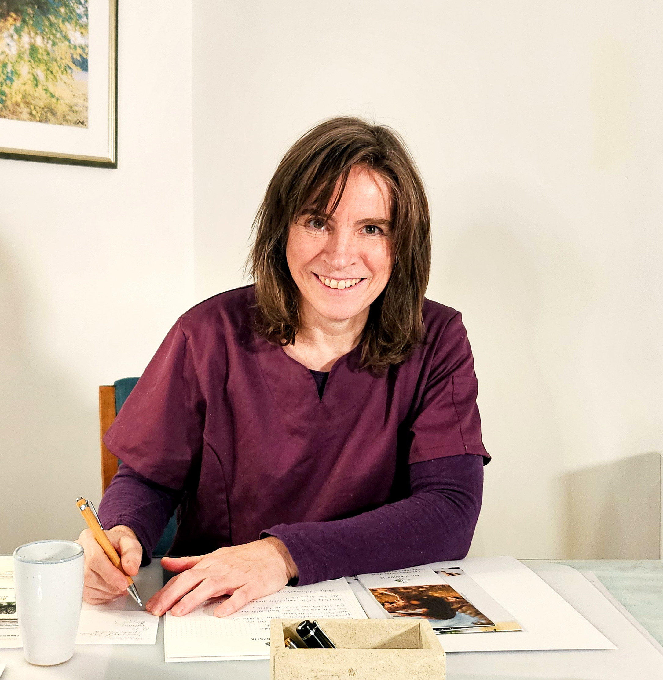 Antje am Schreibtisch